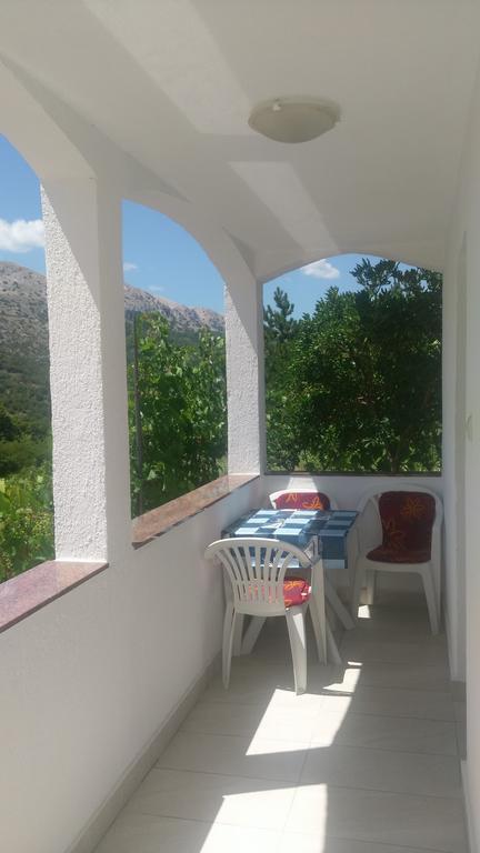 Ruza Apartmani Draga Bascanska Exterior photo